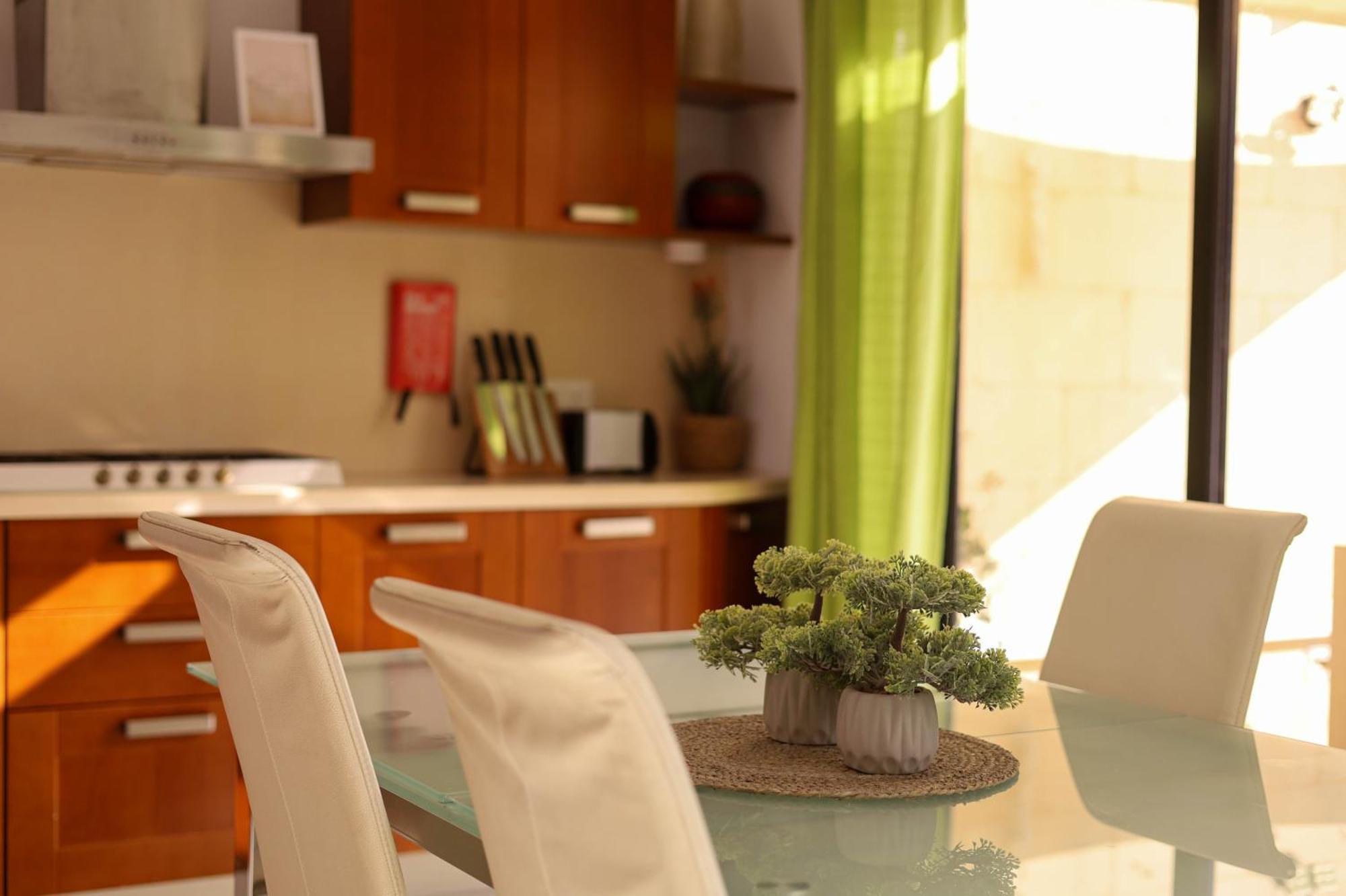 Seafront Duplex Penthouse With Terrace Overlooking Xlendi Bay מראה חיצוני תמונה
