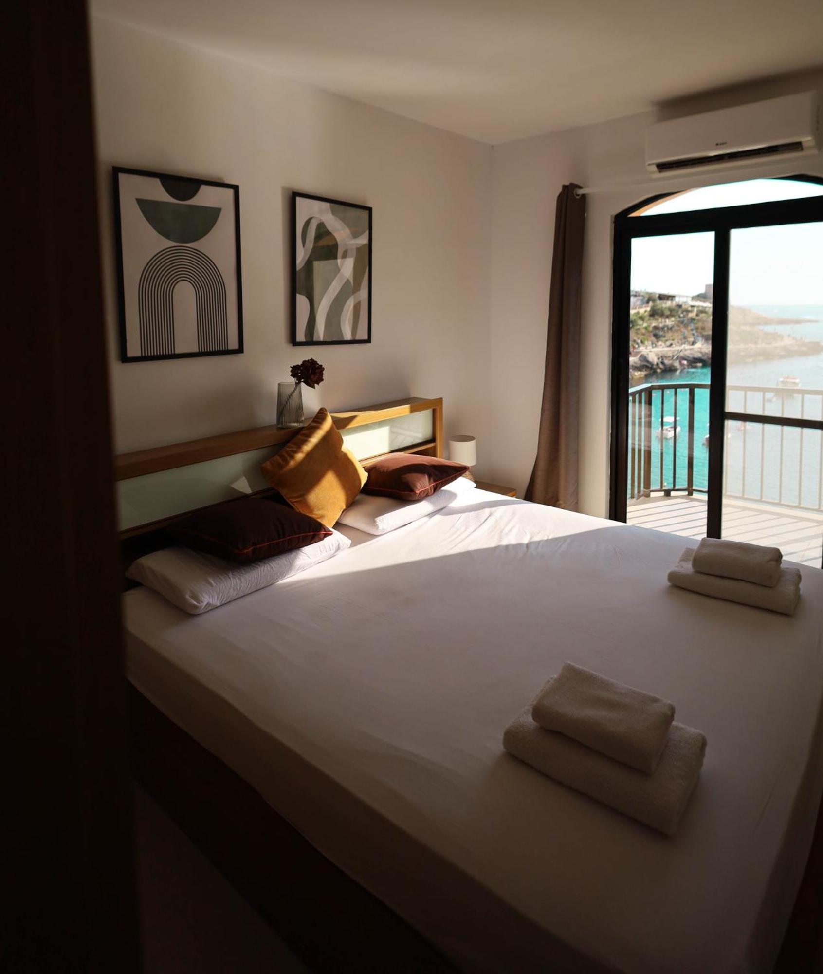 Seafront Duplex Penthouse With Terrace Overlooking Xlendi Bay מראה חיצוני תמונה